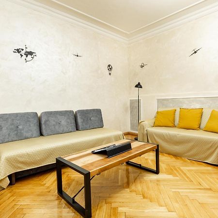 Mari&Emi Flat In Corvin Leilighet Budapest Eksteriør bilde