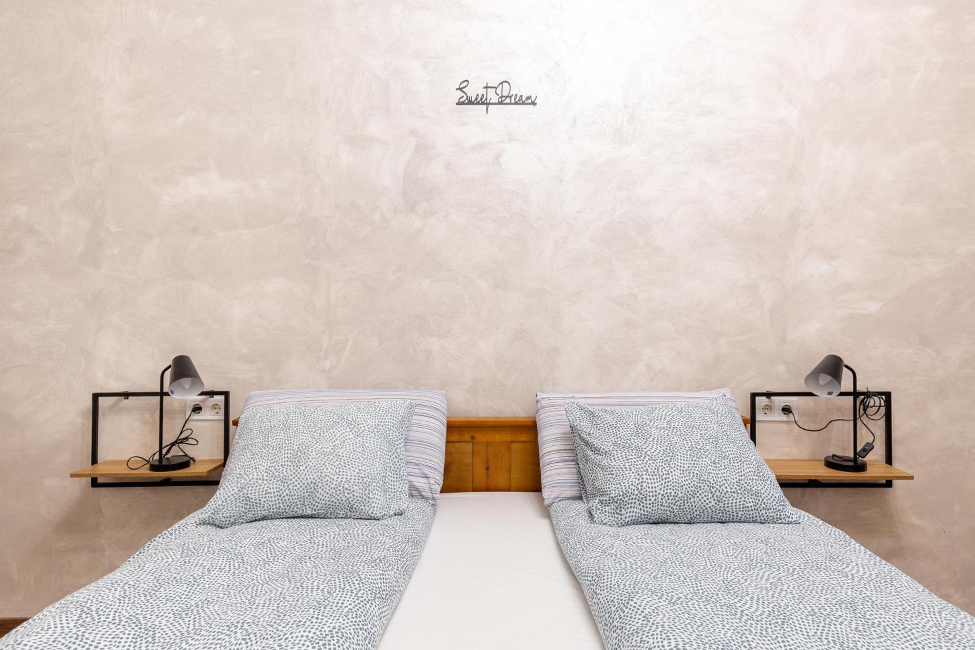Mari&Emi Flat In Corvin Leilighet Budapest Eksteriør bilde
