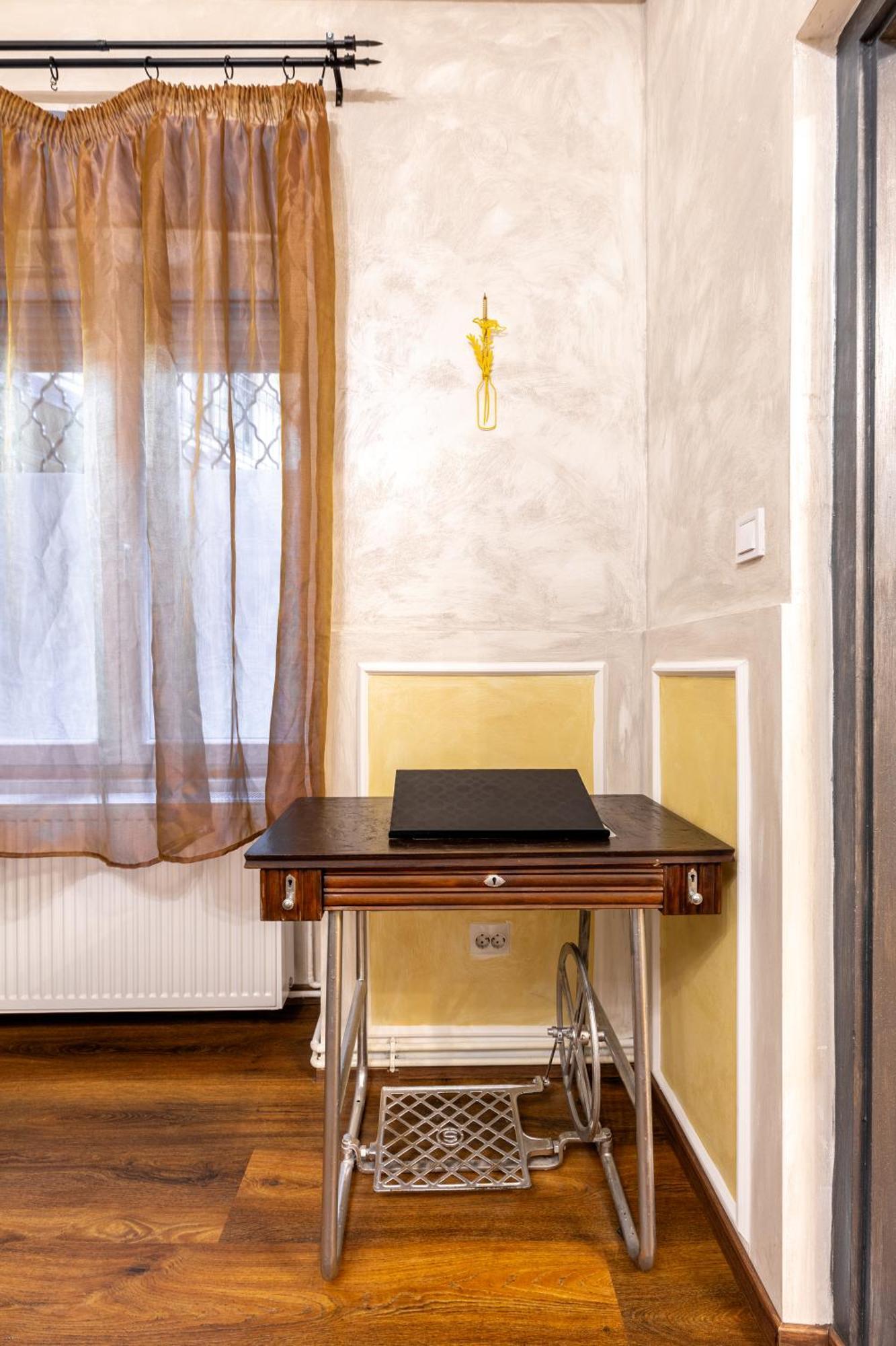 Mari&Emi Flat In Corvin Leilighet Budapest Eksteriør bilde